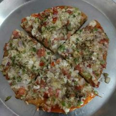 Mix veggies pizza A picture of Mix veggies pizza.