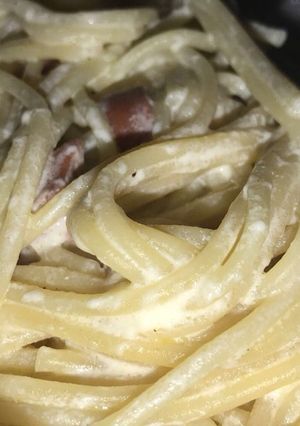 Una foto de Espaguetis con crema ácida 🍝