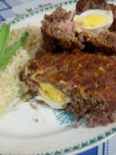 Una foto de Pan de carne relleno con arroz saborizado