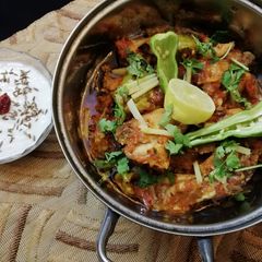 A picture of Chicken karahi.