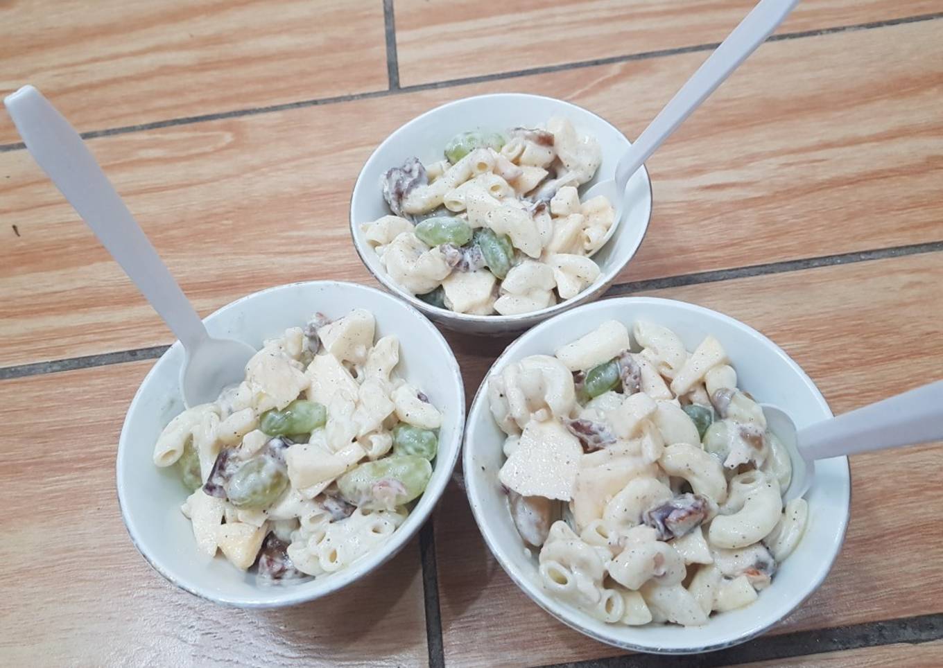 Macaroni cream fruit chaat