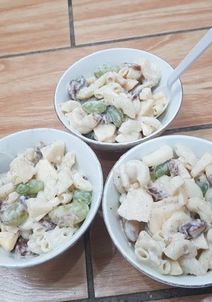 A picture of Macaroni cream fruit chaat.