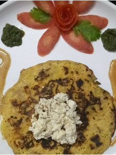 A picture of Onion paneer chilla.