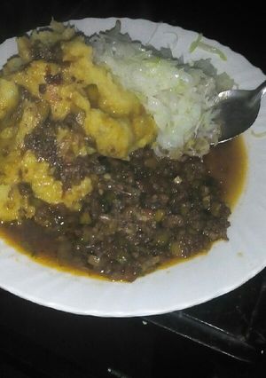 A picture of Maroke with meat.