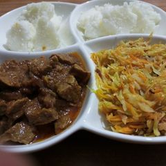 A picture of Ugali beef/cabbages.