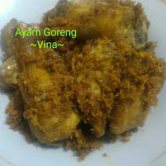 A picture of Ayam goreng ala Rm. Padang.