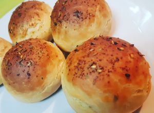 Foto principal de Panecillos con shichimi togarashi y comino