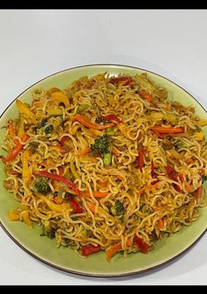 عکسی از دستور نودل سبزیجات🥦