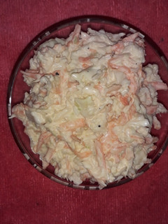 Una foto de Ensalada de col y zanahoria