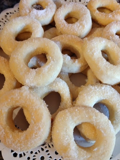 Una foto de Rosquitas para el mate.🥯 Podés freírlas o al horno