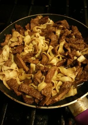 A picture of Mongolian Beef with Shirataki Noodles.