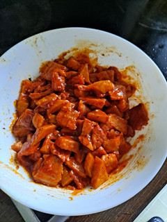 Una foto de Cinta de lomo con salsa de tomate