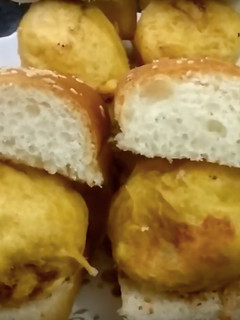 A picture of Mumbai special Vada pav.