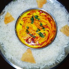 A picture of Boondi kadhi.