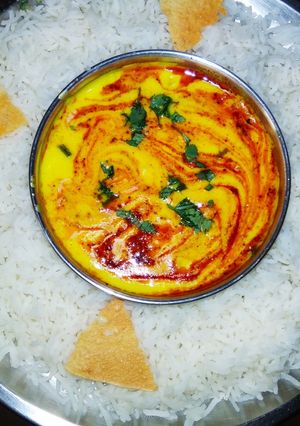 A picture of Boondi kadhi.