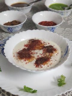 दही भल्ले (Dahi bhalle recipe in Hindi) रेसिपी मुख्य फोटो