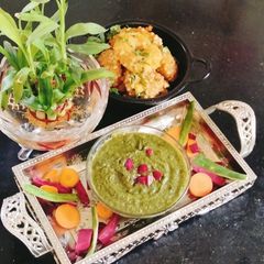 A picture of Mint coriander chutney (pudina dhaniya chutney).