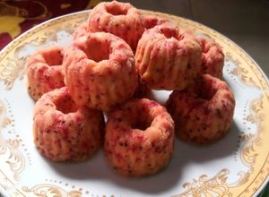Foto resep Bolu kukus buah naga merah...no mixer no ribet..