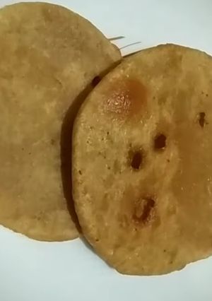 A picture of Aloo kachori.