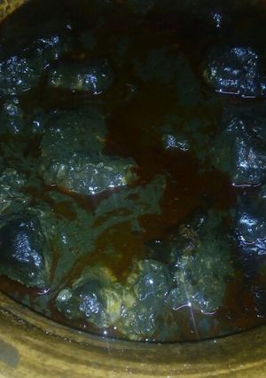 Una foto de TROZOS DE CARNE DE RES EN MOLE OAXAQUEÑO A LA Mario's