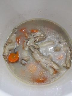 Foto resep Kaldu Ceker Ayam MPASI (Slow Cooker)