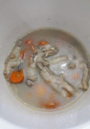 Foto resep Kaldu Ceker Ayam MPASI (Slow Cooker)