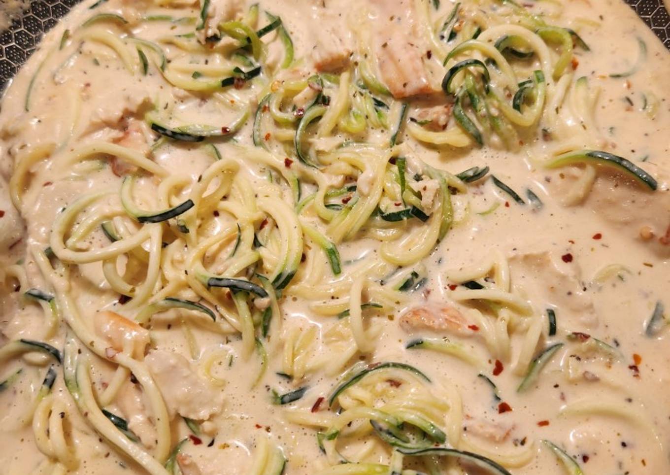 Creamy and Spicy Fettuccine Alfredo