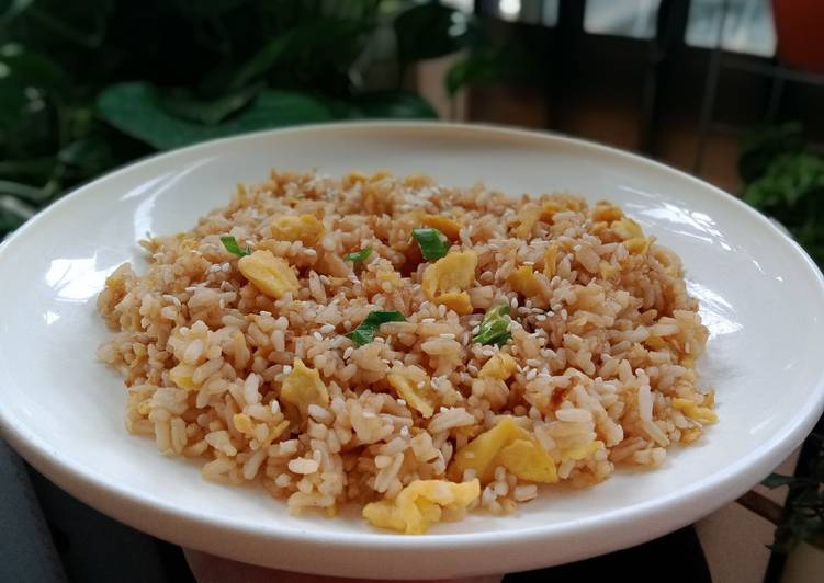 Resep Gyeran bokkeumbap/계란볶음밥/Korean egg fried rice yang Bikin Ngiler