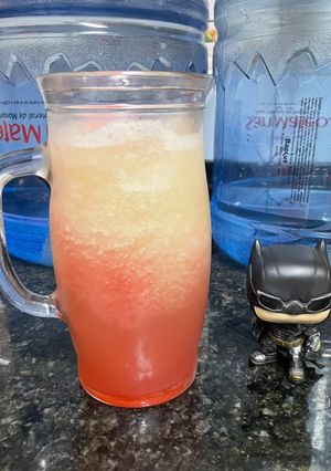 Una foto de Limonada frozen con hierbabuena