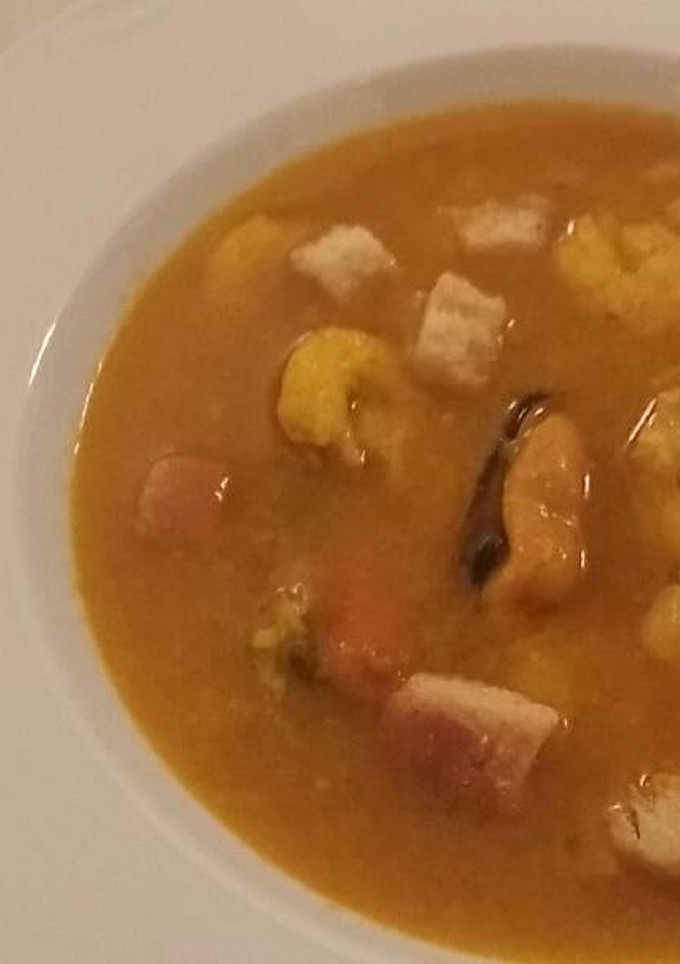 Una foto de Sopa de marisco a mi manera 🍜