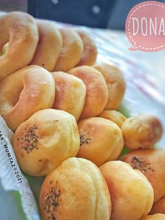 Foto resep DONAT EMPUK (cukup ngulen sebentar aja..)