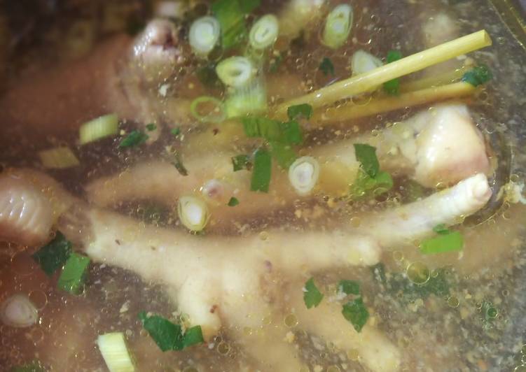 Soto Ceker bumbu putih