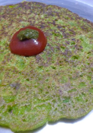 A picture of Green Rava cheela.