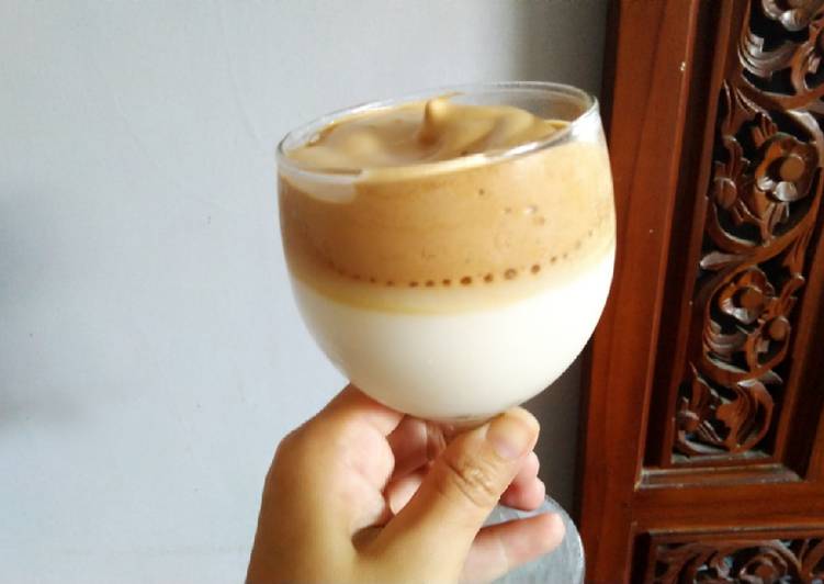 Dalgona Coffee Creamy dan Foamy