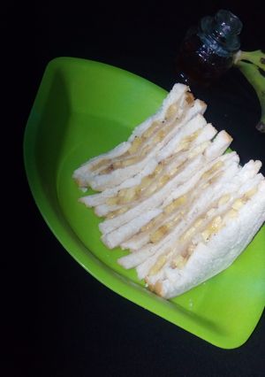 A picture of Fruit Sandwich.