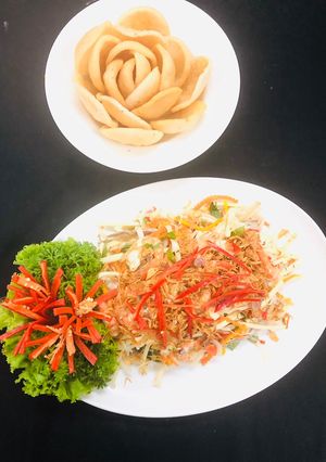 Hình của món Gỏi củ hủ dừa bao tử và tôm.