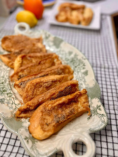 Una foto de Torrijas con nata al horno