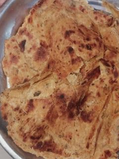 लच्छा मसाला पराठा (Lachha masala paratha recipe in hindi) रेसिपी मुख्य फोटो