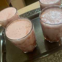 عصير الموز بالفراوله يسرسح😋🍓🍌-レシピのメイン写真
