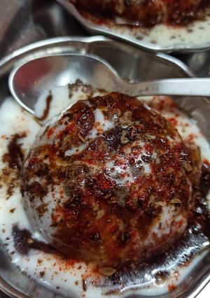 A picture of Dahi vada.