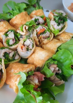 รูปของ สลัดโรลไข่ไก่อบ
