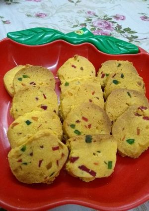 A picture of Custard tutti frutti cookies 🍪.