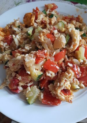 Cukkinis tojásos lecsó recept fotója