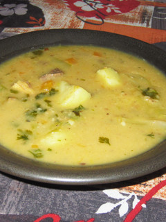 Una foto de Sopa de avena con hueso de res
