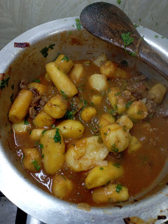 A picture of Matoke with beef stew.