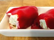 Una foto de pimiento del piquillo relleno de atún