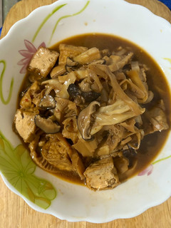 筍乾醬燒油豆腐(素) 的食譜成品照片
