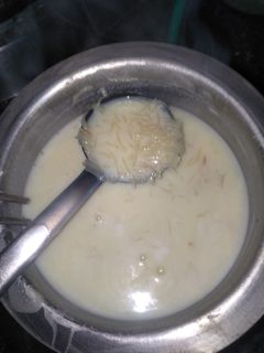 बॉम्बिने की खीर(Bombino ki khee recipe in hindi) रेसिपी मुख्य फोटो