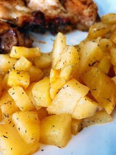 Una foto de Patatas asadas de guarnición al microondas