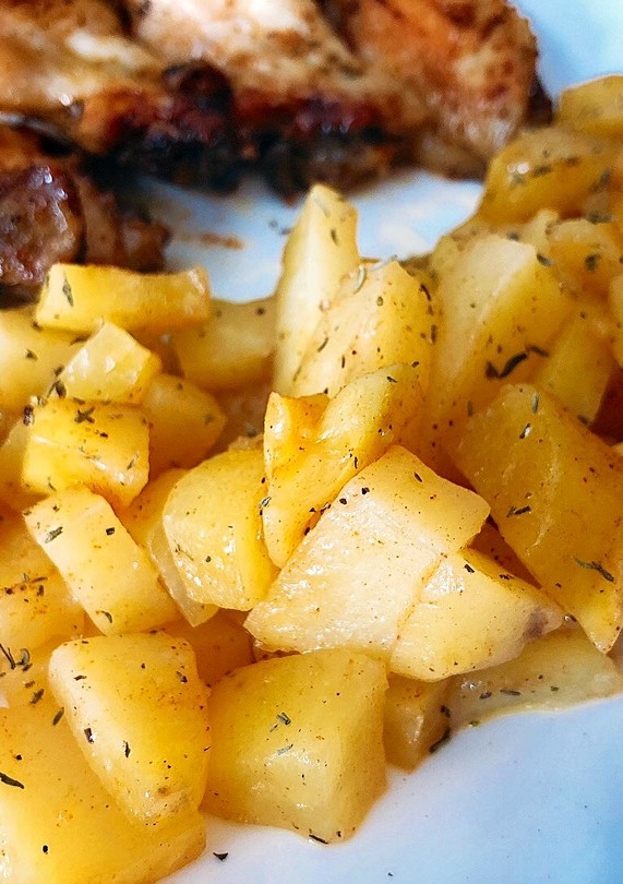 Una foto de Patatas asadas de guarnición al microondas